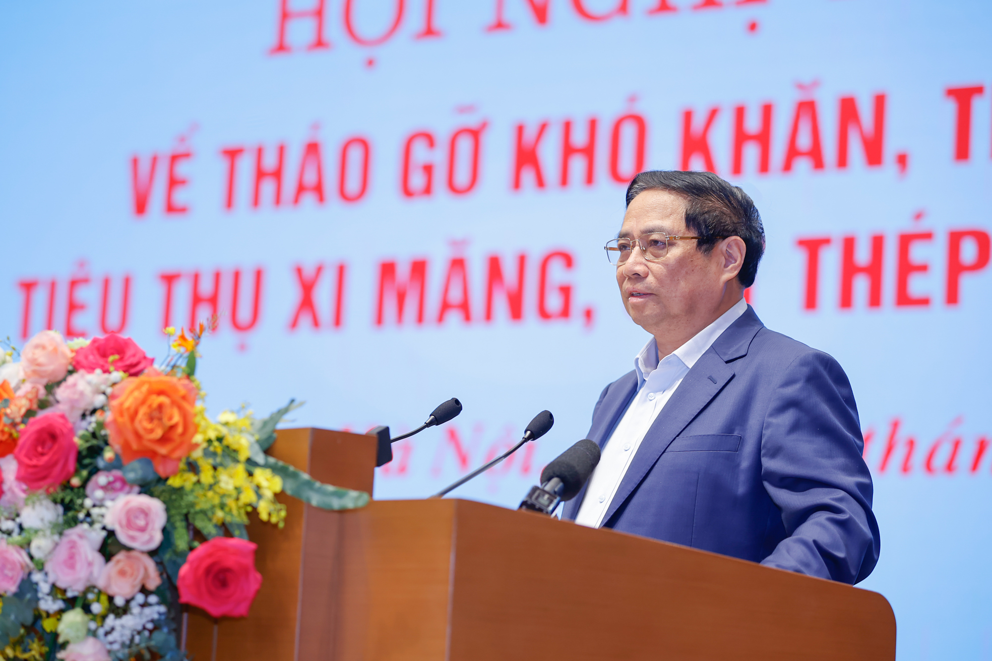 Thủ tướng: Giải pháp căn cơ, toàn diện, hiệu quả để tháo gỡ khó khăn, thúc đẩy sản xuất, kinh doanh vật liệu xây dựng- Ảnh 6. Thủ tướng: Giải pháp căn cơ, toàn diện, hiệu quả để tháo gỡ khó khăn, thúc đẩy sản xuất, kinh doanh vật liệu xây dựng- Ảnh 6.