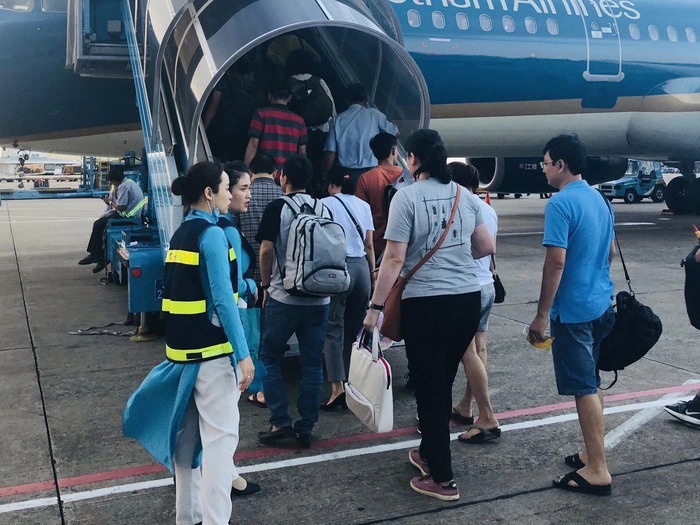 Ế vé máy bay chặng nóng mùa cao điểm?