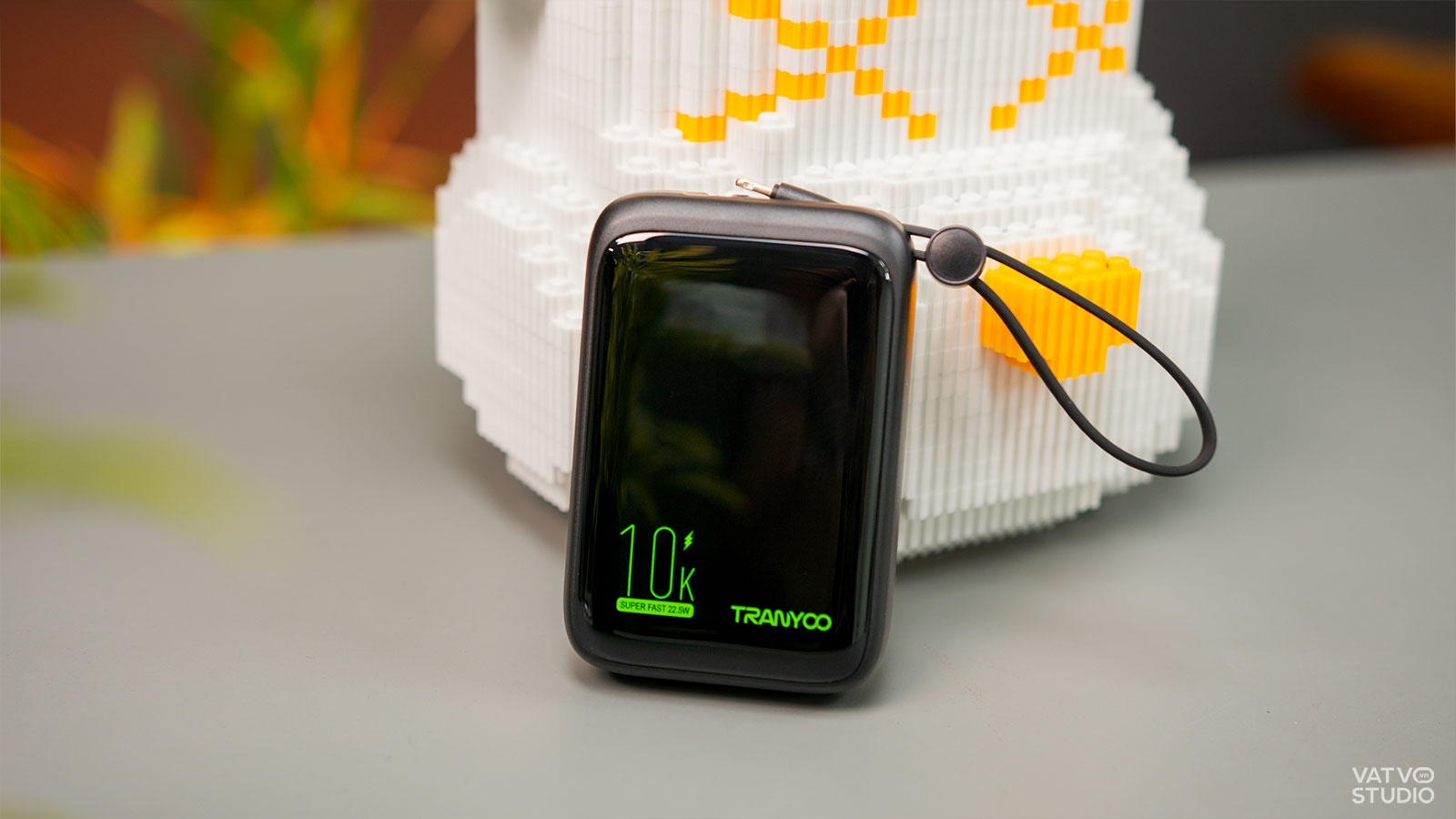 Sạc dự phòng 10.000mAh nhưng chỉ nhỏ bằng ba ngón tay, giá hơn 300 nghìn đồng