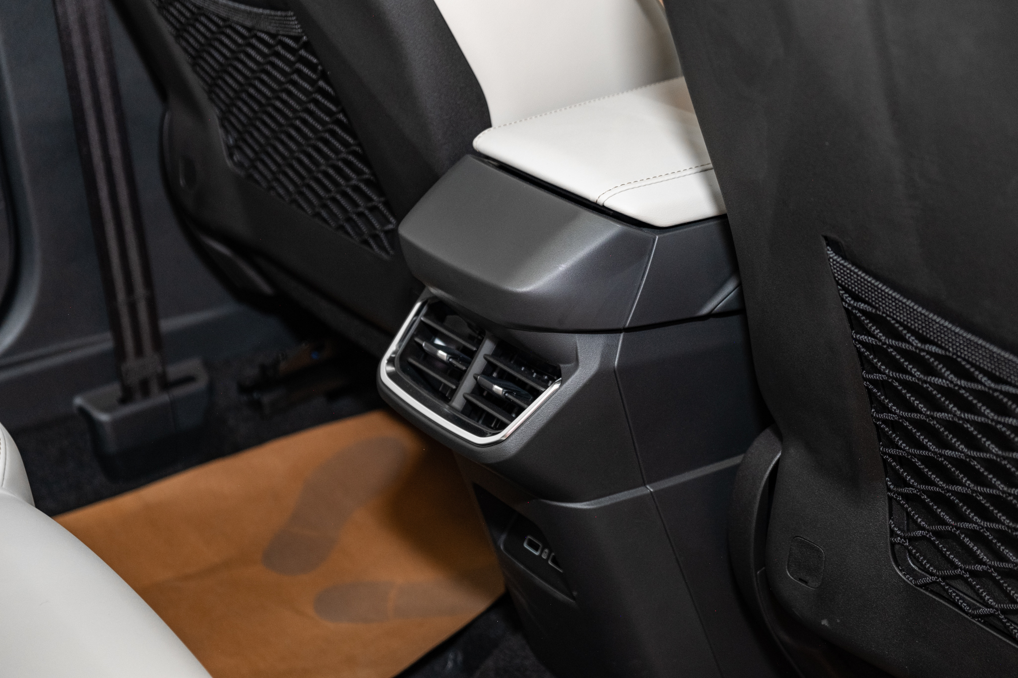 Lynk &amp; Co 06 ra mắt Việt Nam: Giá 729 triệu đồng, động cơ 1.5L tăng áp, hệ thống treo sau đa điểm- Ảnh 22.