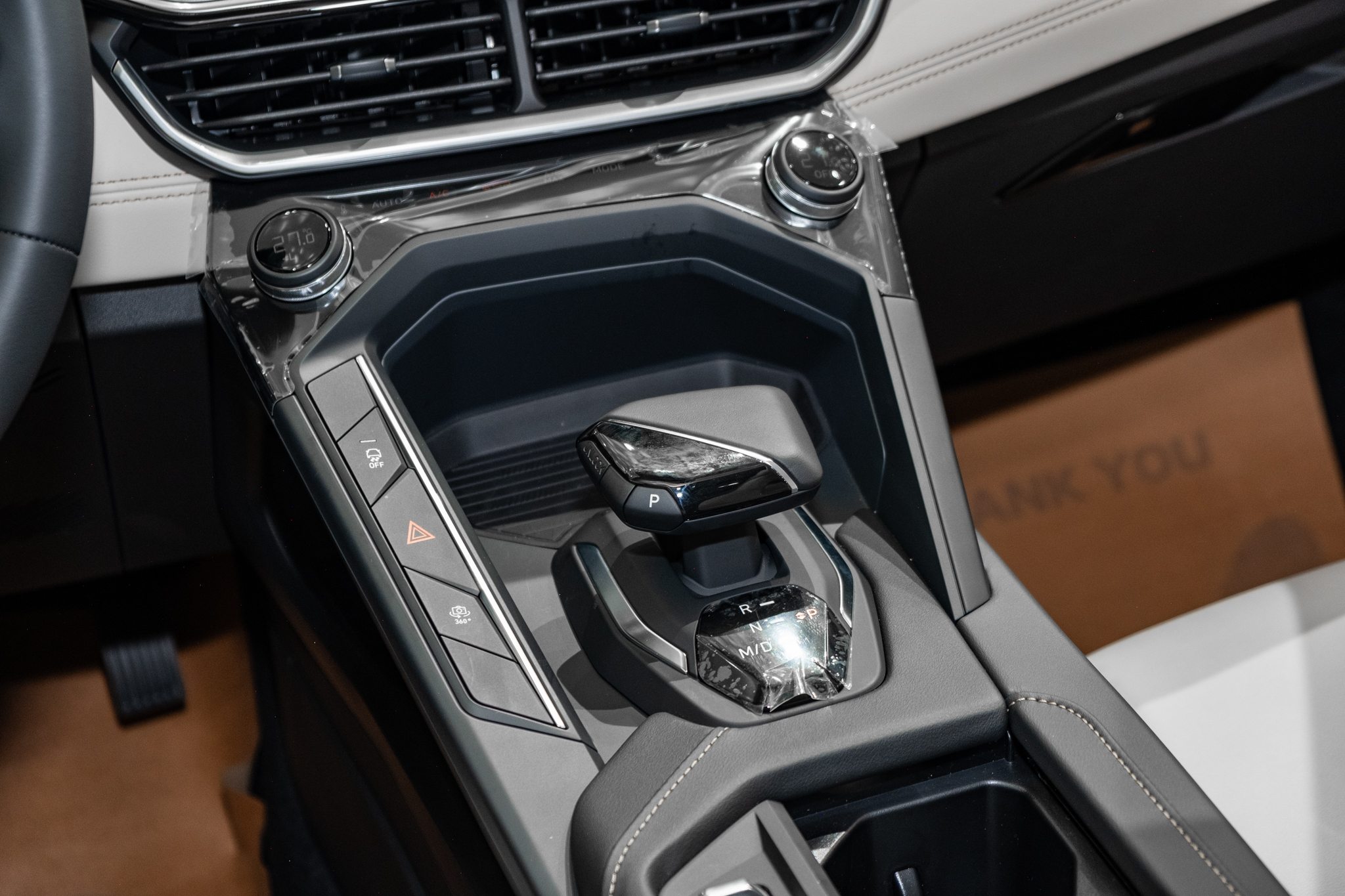 Lynk &amp; Co 06 ra mắt Việt Nam: Giá 729 triệu đồng, động cơ 1.5L tăng áp, hệ thống treo sau đa điểm- Ảnh 18.