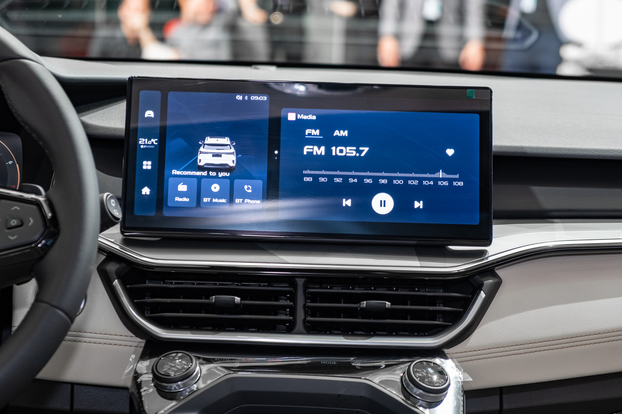 Lynk &amp; Co 06 ra mắt Việt Nam: Giá 729 triệu đồng, động cơ 1.5L tăng áp, hệ thống treo sau đa điểm- Ảnh 10.