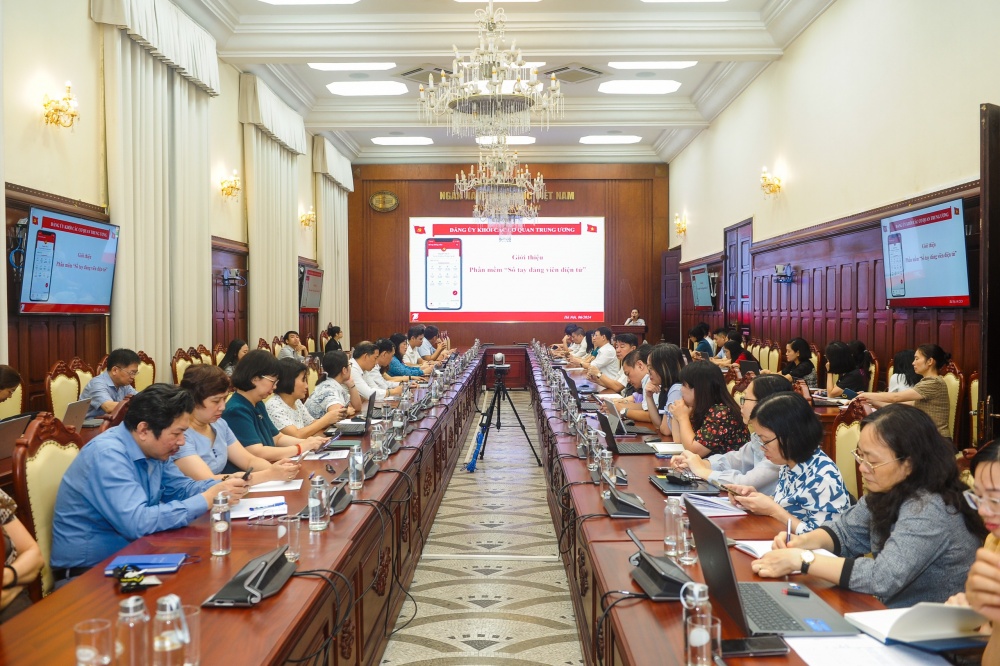 Đảng ủy cơ quan NHTW tập huấn hướng dẫn sử dụng Sổ tay Đảng viên điện tử Đảng ủy cơ quan NHTW tập huấn hướng dẫn sử dụng Sổ tay Đảng viên điện tử