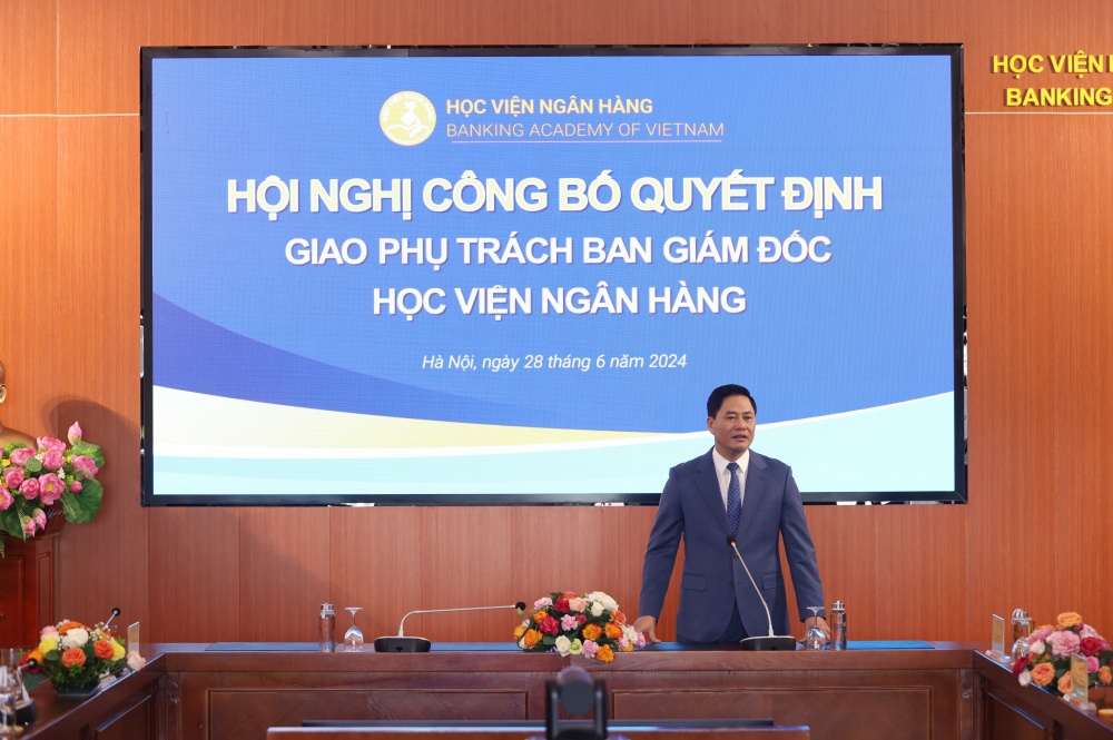 Công bố Quyết định giao phụ trách Ban Giám đốc Học viện Ngân hàng
