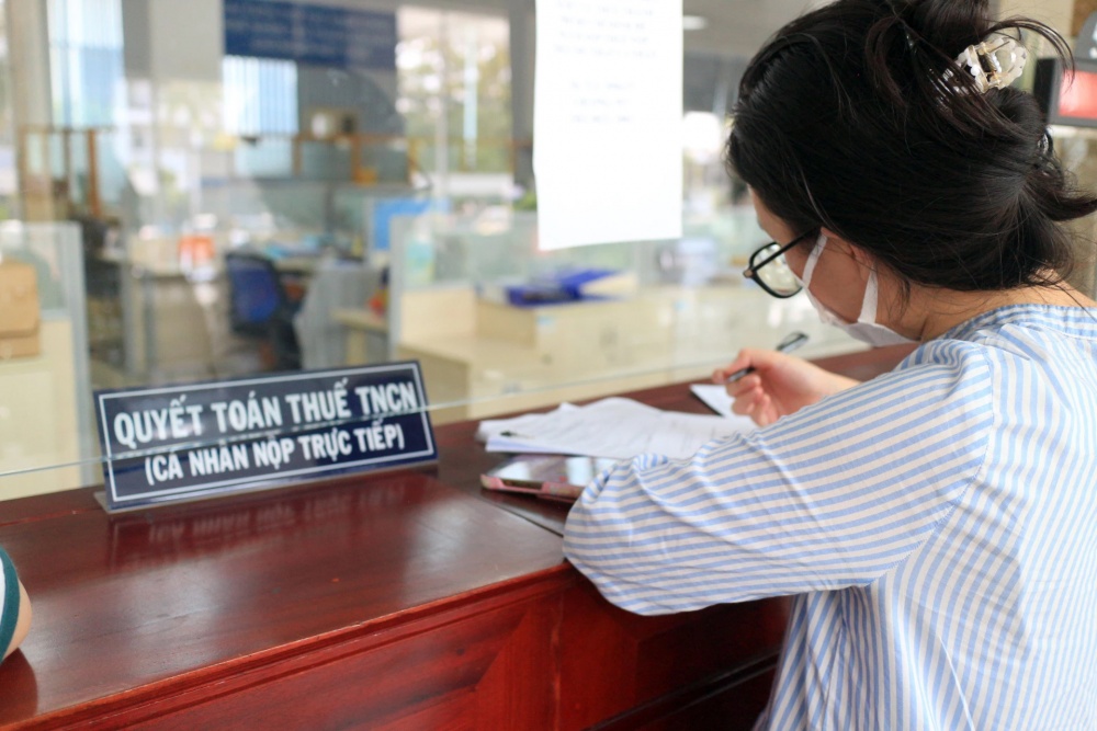 Luật thuế TNCN cần được sớm điều chỉnh cho phù hợp với thực tiễn Luật thuế TNCN cần được sớm điều chỉnh cho phù hợp với thực tiễn