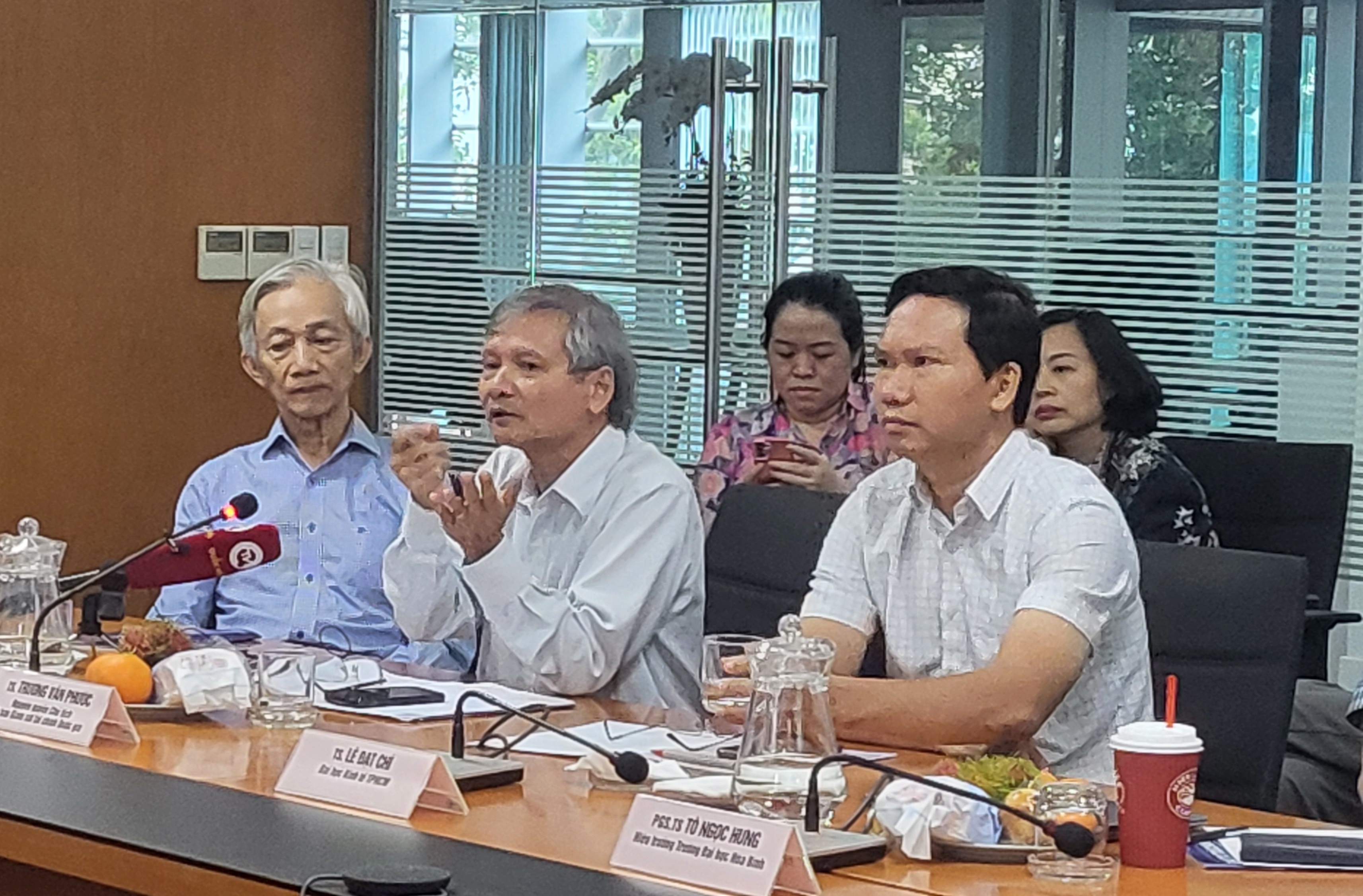 các chuyên gia tại Toạ đàm đều có chung quan điểm, việc triển khai thực hiện chiến lược tài chính toàn diện quốc gia vẫn gặp không ít khó khăn, thách thức,