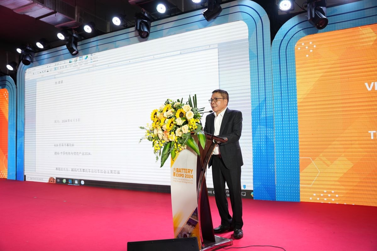 Ông Phạm Cường - Chủ tịch Hiệp hội Ô tô, xe máy, xe đạp Việt Nam phát biểu khai mạc diễn đàn.