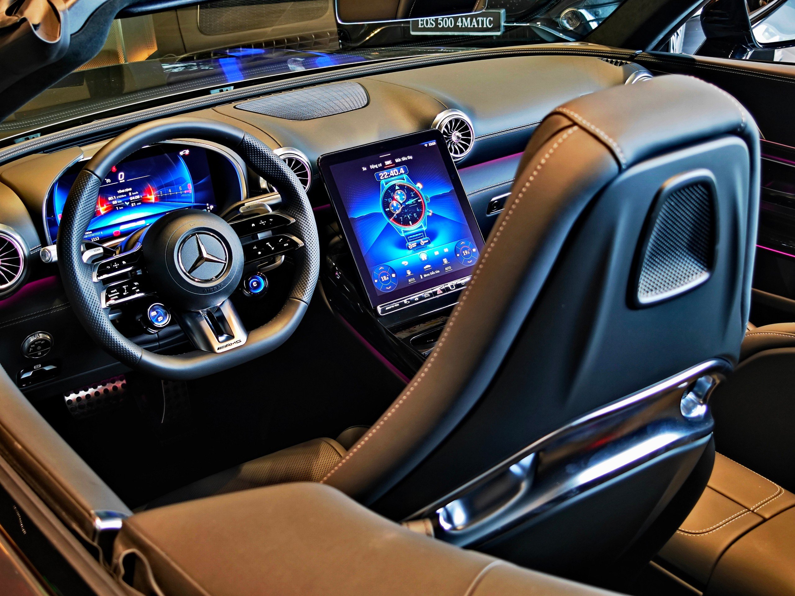 Chi tiết Mercedes-AMG SL 43 giá gần 7 tỷ đồng tại đại lý: Gói ngoại thất thể thao, nhiều công nghệ hiện đại đấu Porsche 911- Ảnh 7. Chi tiết Mercedes-AMG SL 43 giá gần 7 tỷ đồng tại đại lý: Gói ngoại thất thể thao, nhiều công nghệ hiện đại đấu Porsche 911- Ảnh 7.