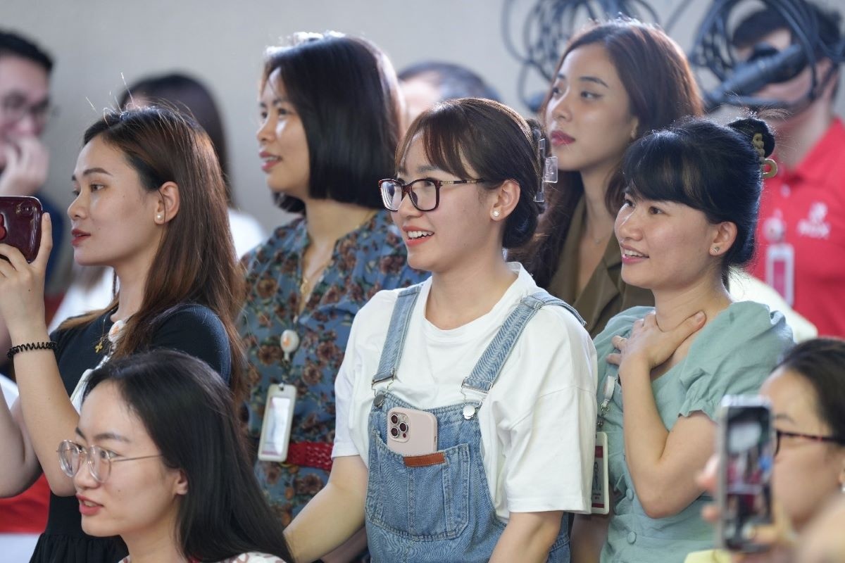   Đằng sau hạnh phúc của nhân viên là thành công của doanh nghiệp.