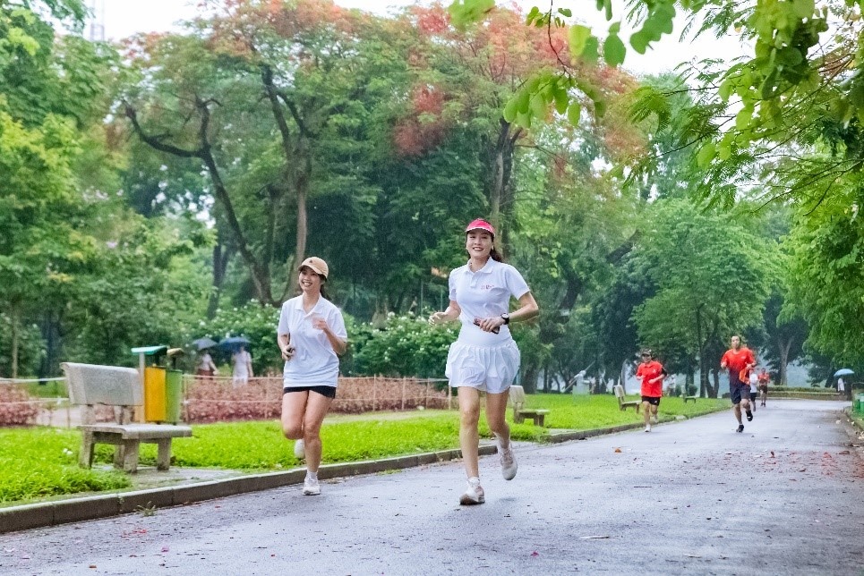 Cán bộ nhân viên chinh phục đường chạy tại sự kiện Key In Mei.