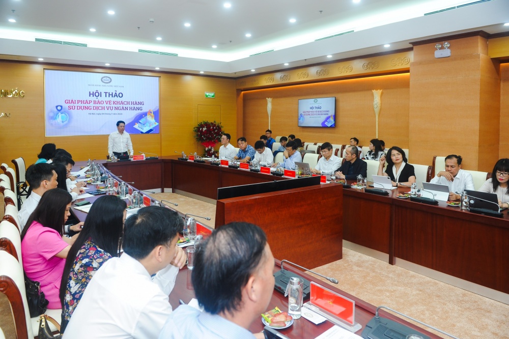 Ngân hàng “trực chiến” hỗ trợ khách hàng xác thực sinh trắc học