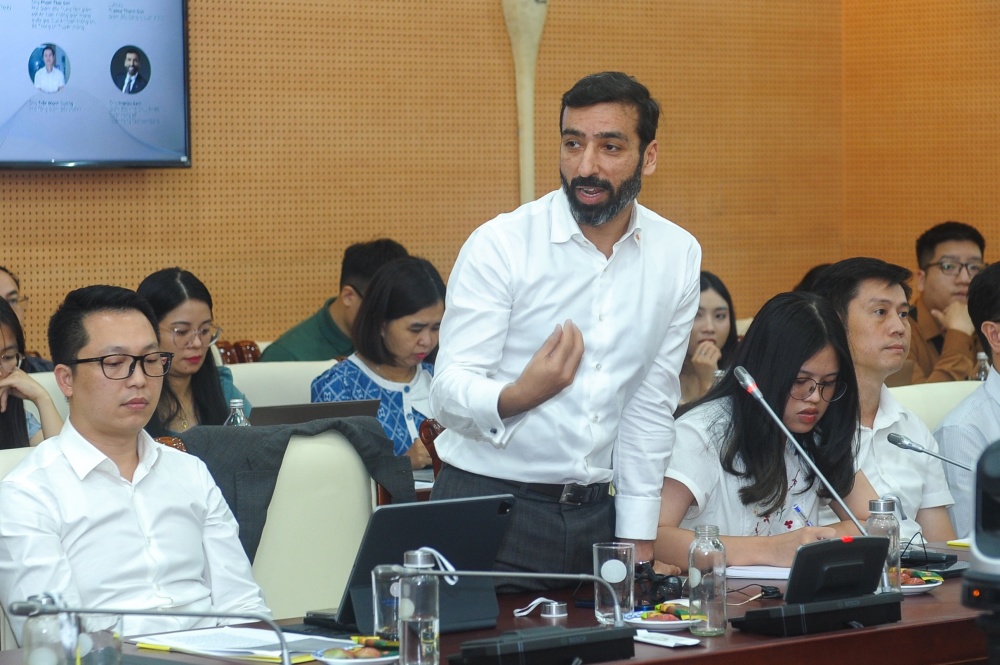 Ngân hàng “trực chiến” hỗ trợ khách hàng xác thực sinh trắc học