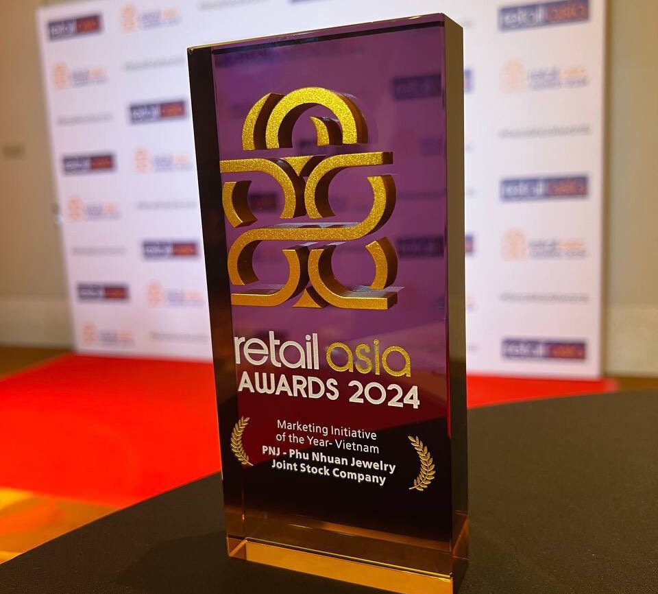 PNJ 2 năm liên tiếp được vinh danh giải thưởng “Marketing Initiative of the Year - Sáng kiến tiếp thị bán lẻ của năm” (Ảnh: Thanh Phương). PNJ 2 năm liên tiếp được vinh danh giải thưởng “Marketing Initiative of the Year - Sáng kiến tiếp thị bán lẻ của năm” (Ảnh: Thanh Phương).