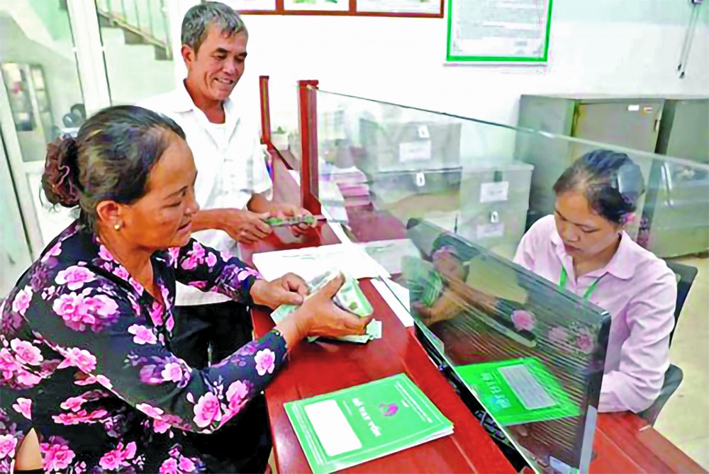 NHCSXH đã là cánh tay nối dài của Chính phủ triển khai các chính sách tín dụng xã hội tới những đối tượng chính sách, người yếu thế NHCSXH đã là cánh tay nối dài của Chính phủ triển khai các chính sách tín dụng xã hội tới những đối tượng chính sách, người yếu thế