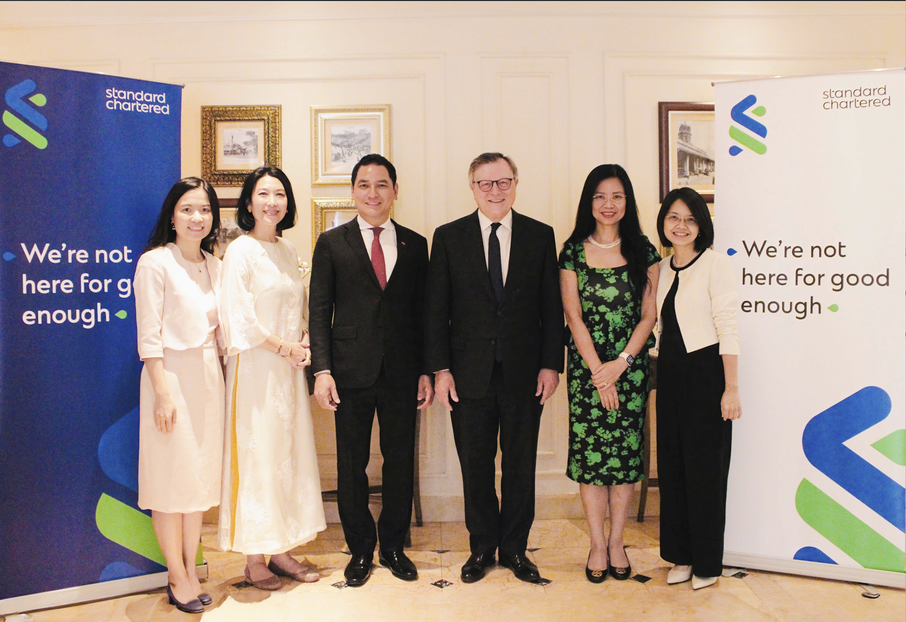 Standard Chartered đồng thu xếp khoản vay hợp vốn trị giá 175 triệu USD cho Techcom Securities