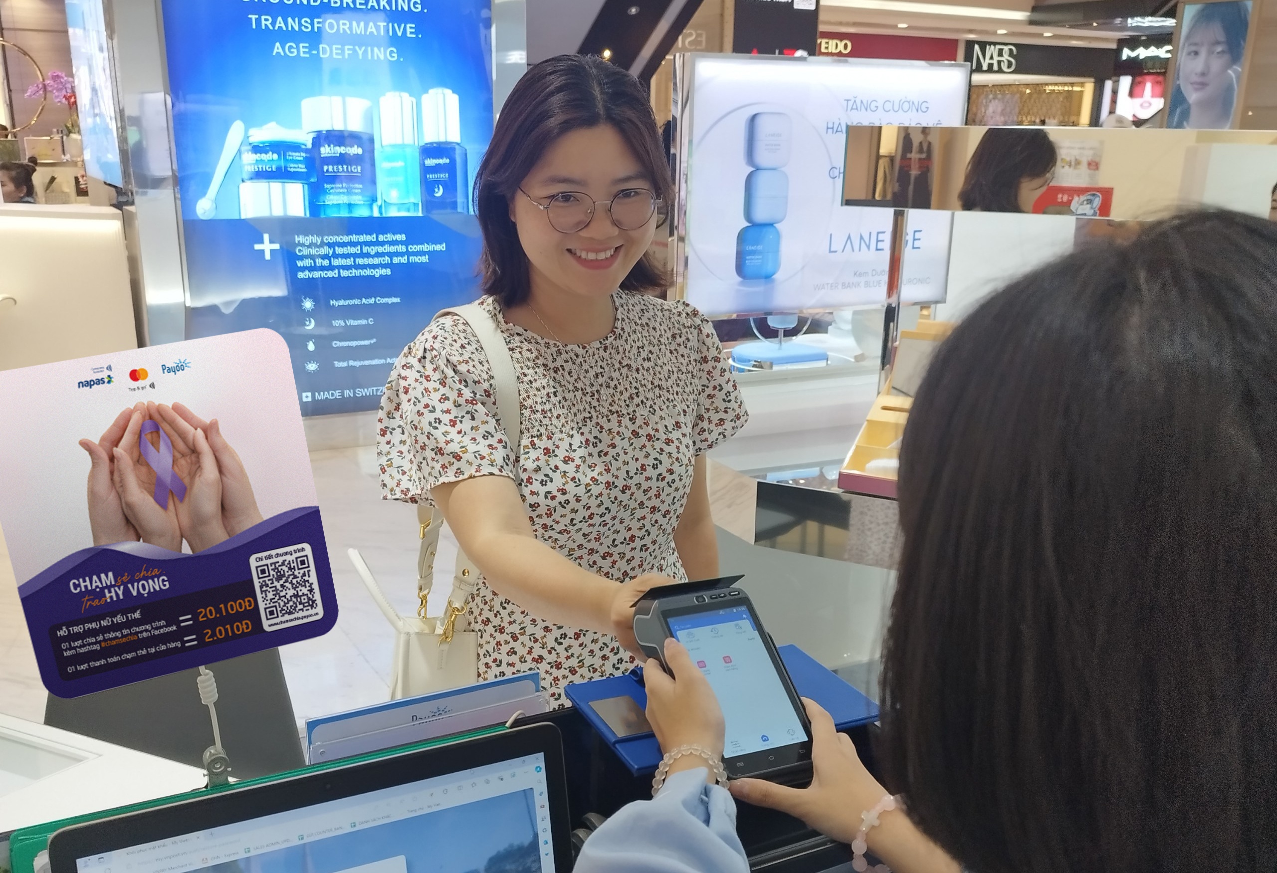 NAPAS, Mastercard và Payoo trao cơ hội tầm soát ung thư miễn phí cho phụ nữ yếu thế