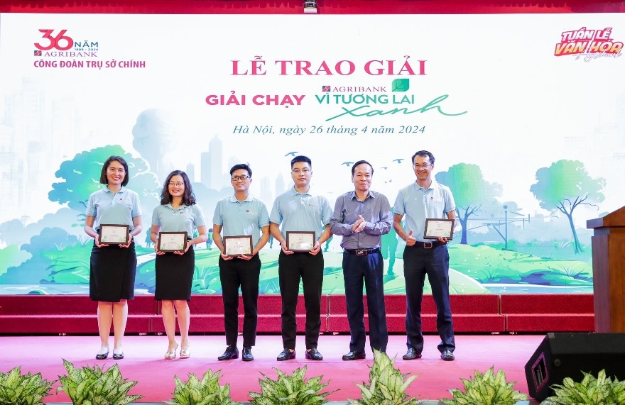 Các tập thể, đơn vị đạt giải “Giải chạy Agribank - vì tương lai xanh” 2024 Các tập thể, đơn vị đạt giải “Giải chạy Agribank - vì tương lai xanh” 2024