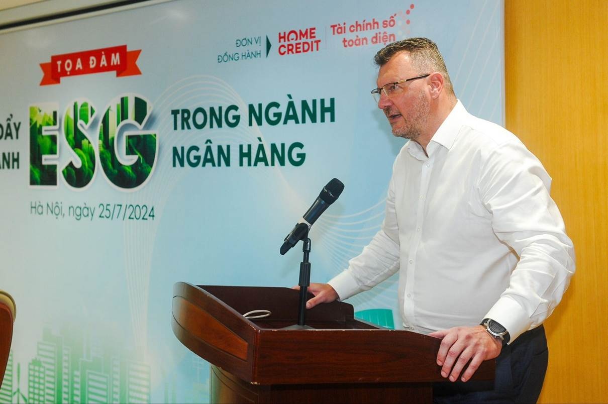 Ông Jakub Kudrna, Giám đốc điều hành chiến lược kiêm Trưởng ban chỉ đạo ESG Công ty Tài chính TNHH Một thành viên Home Credit Việt Nam