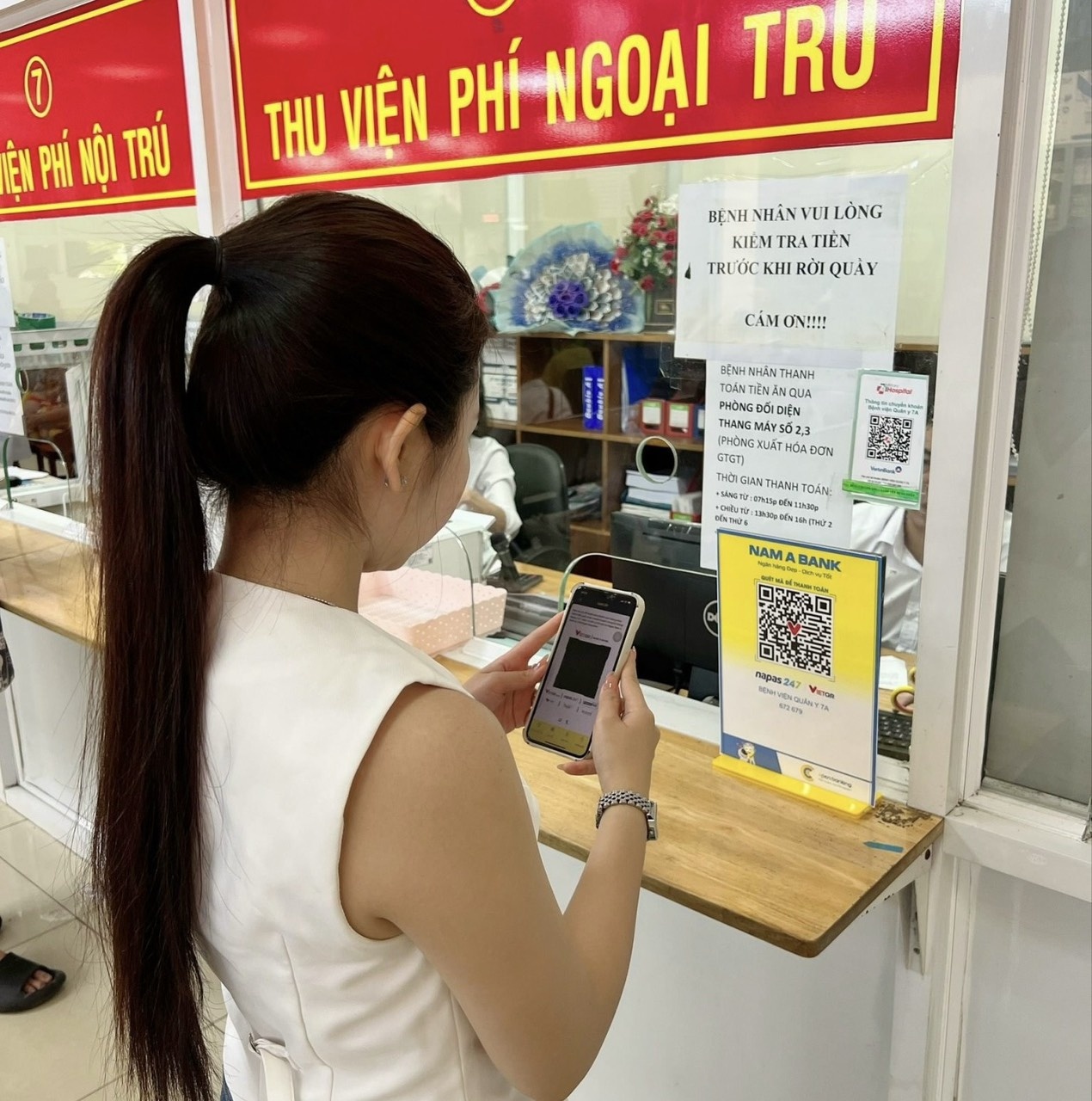 Khách hàng thanh toán viện phí qua mã QR. Khách hàng thanh toán viện phí qua mã QR.