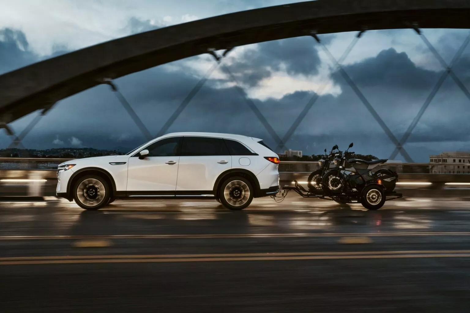 Mazda CX-90 2025 ra mắt: Thêm trang bị, bổ sung phiên bản 'ngầu' hơn, tăng sức đấu Hyundai Palisade- Ảnh 9. Mazda CX-90 2025 ra mắt: Thêm trang bị, bổ sung phiên bản 'ngầu' hơn, tăng sức đấu Hyundai Palisade- Ảnh 9.