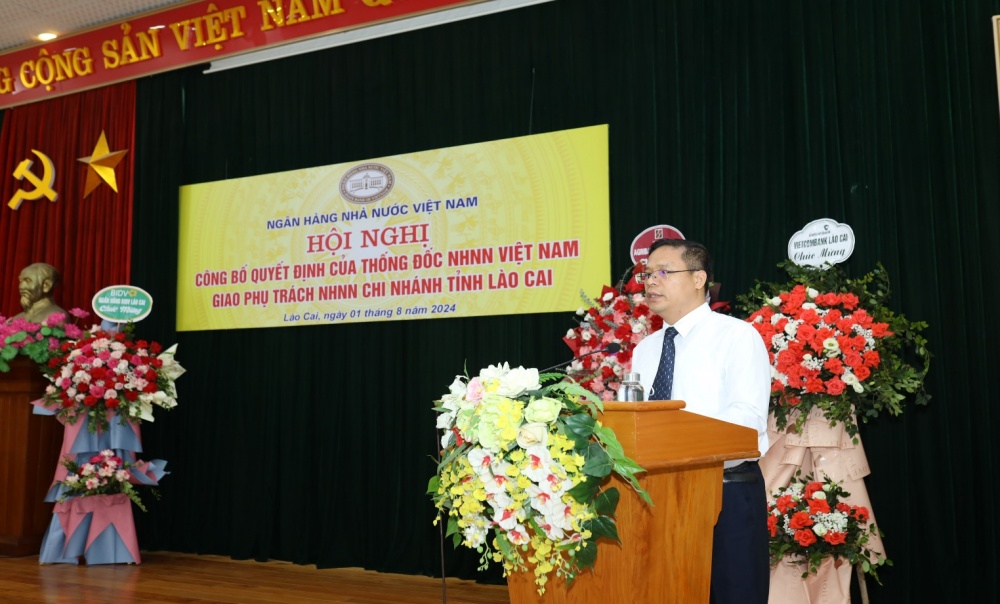 Đồng chí Đỗ Quang Huy - Phó Giám đốc NHNN CN tỉnh Lào Cai phát biểu nhận nhiệm vụ Đồng chí Đỗ Quang Huy - Phó Giám đốc NHNN CN tỉnh Lào Cai phát biểu nhận nhiệm vụ