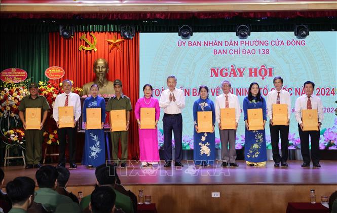 Chủ tịch nước Tô Lâm: Tiếp tục đổi mới phong trào Toàn dân bảo vệ an ninh Tổ quốc Chú thích ảnh