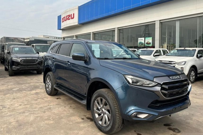 Isuzu mu-X giảm giá hơn 200 triệu tại đại lý: Bản ‘full option’ còn 1,05 tỷ, rẻ hơn niêm yết Everest bản thấp nhất- Ảnh 2. Isuzu mu-X giảm giá hơn 200 triệu tại đại lý: Bản ‘full option’ còn 1,05 tỷ, rẻ hơn niêm yết Everest bản thấp nhất- Ảnh 2.
