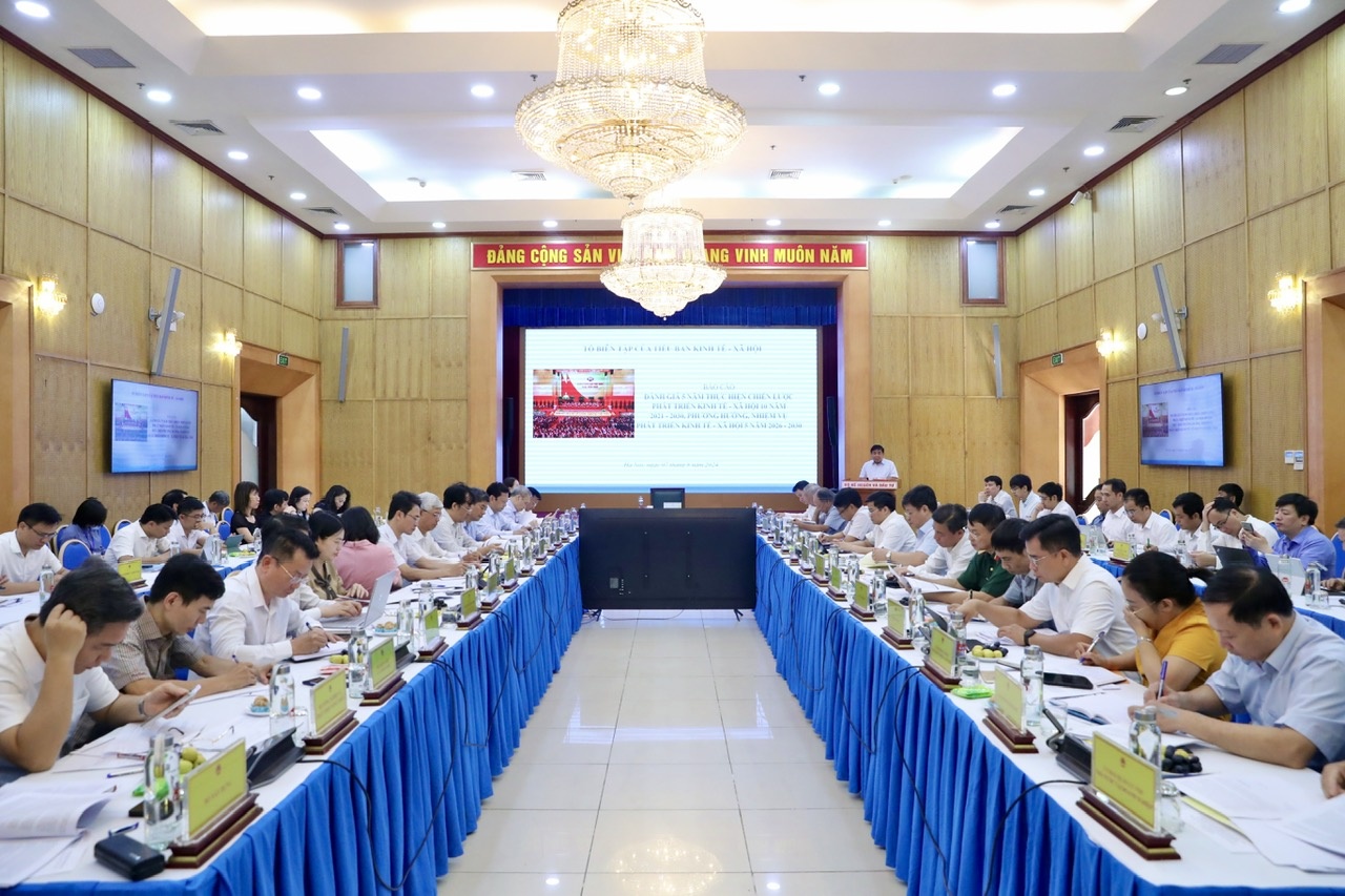 Góp ý hoàn thiện dự thảo Báo cáo kinh tế - xã hội  2021 - 2030