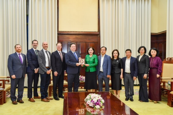 Thống đốc Nguyễn Thị Hồng làm việc với Đại sứ Đặc mệnh Toàn quyền Hoa Kỳ tại Việt Nam Thống đốc Nguyễn Thị Hồng làm việc với Đại sứ Đặc mệnh Toàn quyền Hoa Kỳ tại Việt Nam