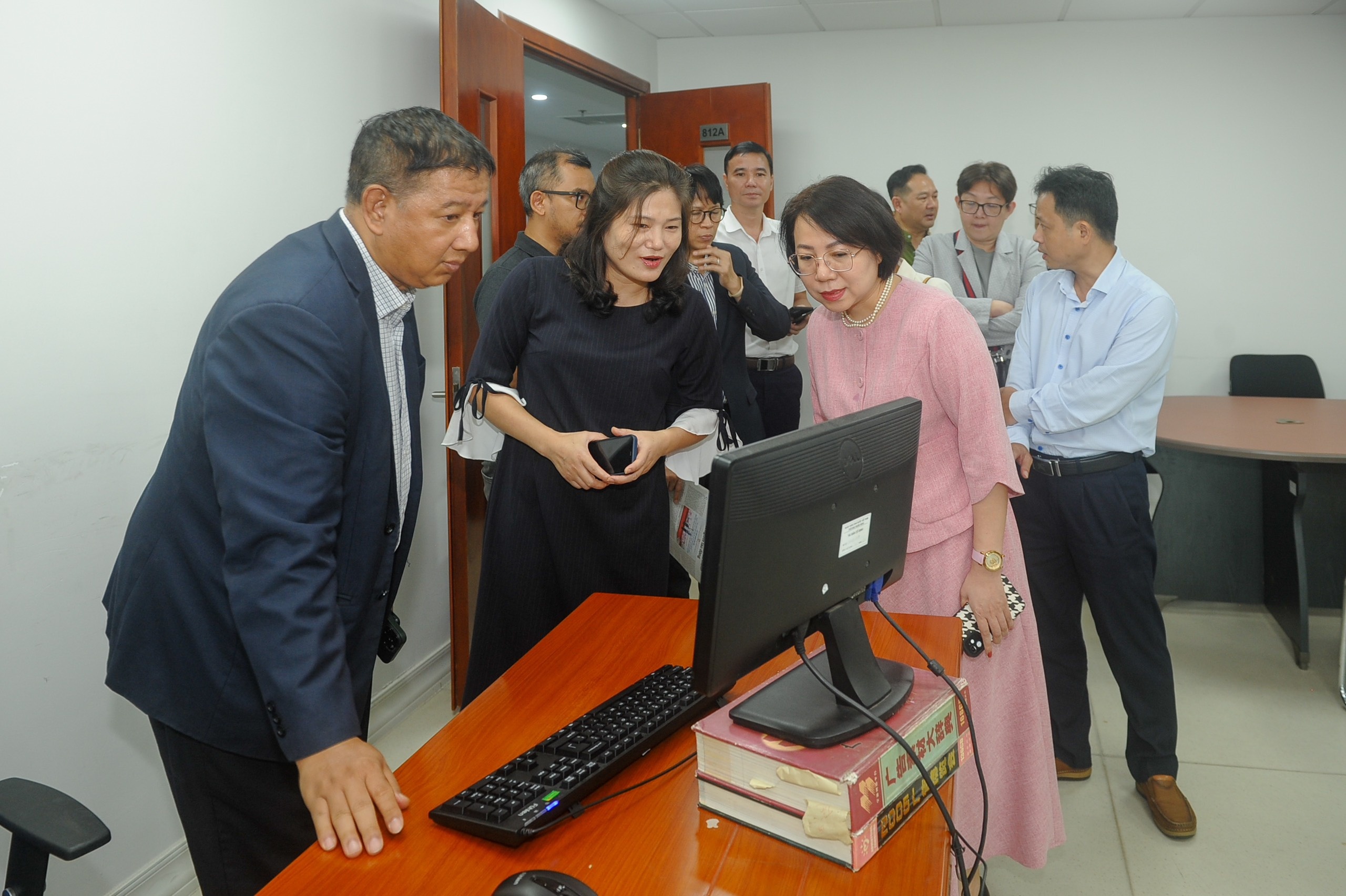 Hội nhà báo Thái Lan thăm và làm việc với Thời báo Ngân hàng