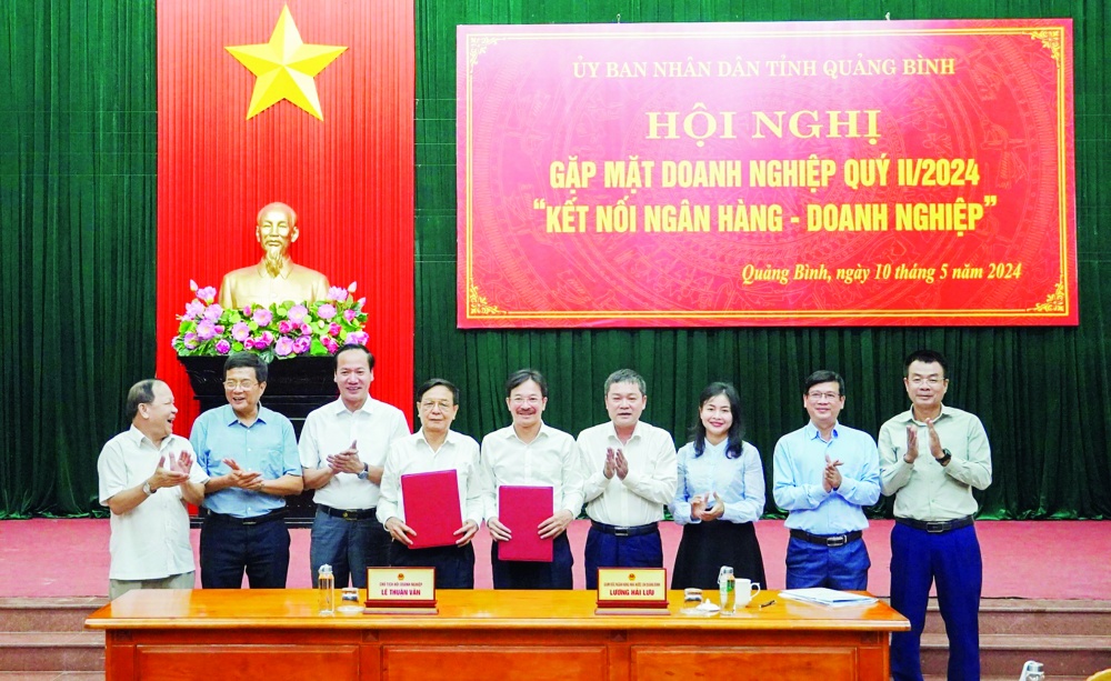 Thông qua các hội nghị kết nối Ngân hàng – Doanh nghiệp, ngành Ngân hàng Quảng Bình luôn đồng hành cùng doanh nghiệp, góp phần thúc đẩy tăng trưởng kinh tế địa phương Thông qua các hội nghị kết nối Ngân hàng – Doanh nghiệp, ngành Ngân hàng Quảng Bình luôn đồng hành cùng doanh nghiệp, góp phần thúc đẩy tăng trưởng kinh tế địa phương