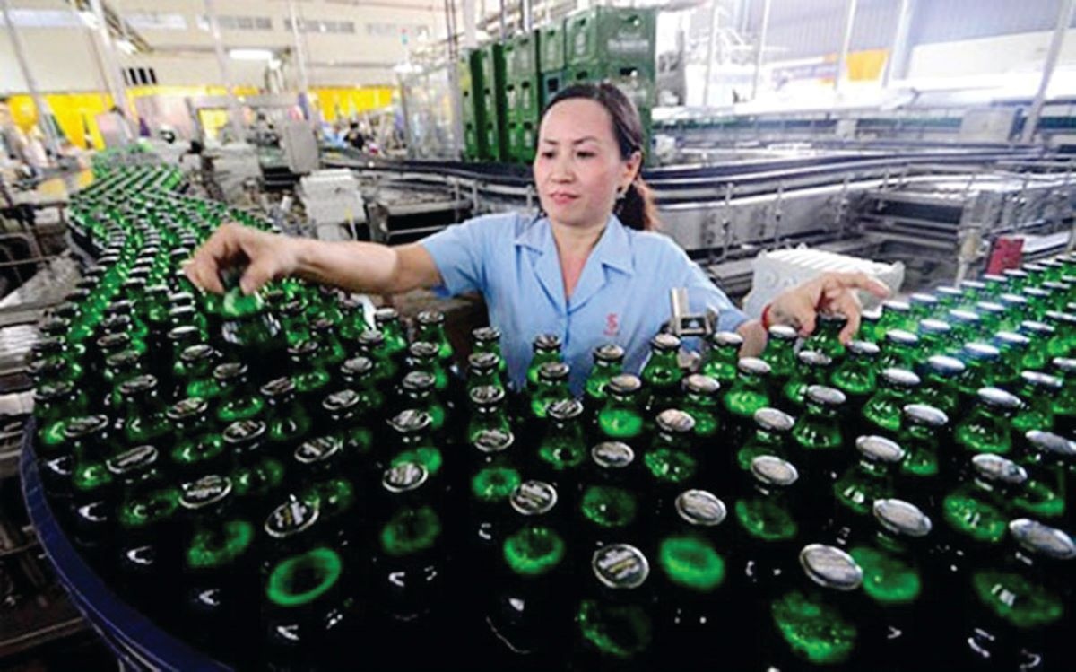 Lộ trình tăng thuế cần được giãn cách hợp lý với lộ trình dài hơn đối với các mặt hàng rượu, bia và thuốc lá. Lộ trình tăng thuế cần được giãn cách hợp lý với lộ trình dài hơn đối với các mặt hàng rượu, bia và thuốc lá.