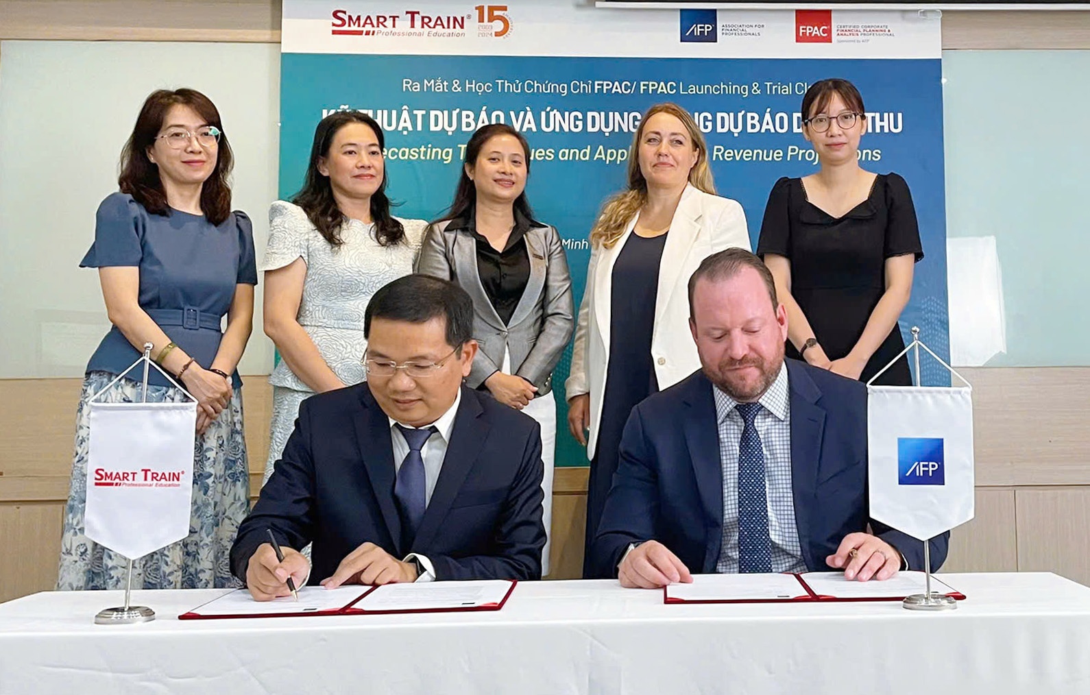 Đây là chứng chỉ nghề nghiệp được xem là thiết yếu cho cộng đồng nhân sự làm về FP&A (Financial Planning & Analysis) trong doanh nghiệp Đây là chứng chỉ nghề nghiệp được xem là thiết yếu cho cộng đồng nhân sự làm về FP&A (Financial Planning & Analysis) trong doanh nghiệp