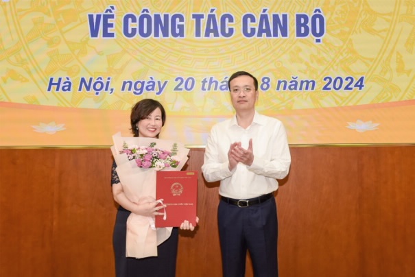 Công bố các quyết định về công tác cán bộ tại Cơ quan Thanh tra, giám sát ngân hàng