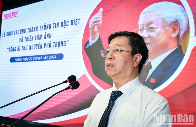 PGS, TS Vũ Trọng Lâm, Giám đốc - Tổng Biên tập Nhà xuất bản Chính trị quốc gia Sự thật phát biểu tại buổi lễ. (Ảnh: THÀNH ĐẠT) PGS, TS Vũ Trọng Lâm, Giám đốc - Tổng Biên tập Nhà xuất bản Chính trị quốc gia Sự thật phát biểu tại buổi lễ. (Ảnh: THÀNH ĐẠT)