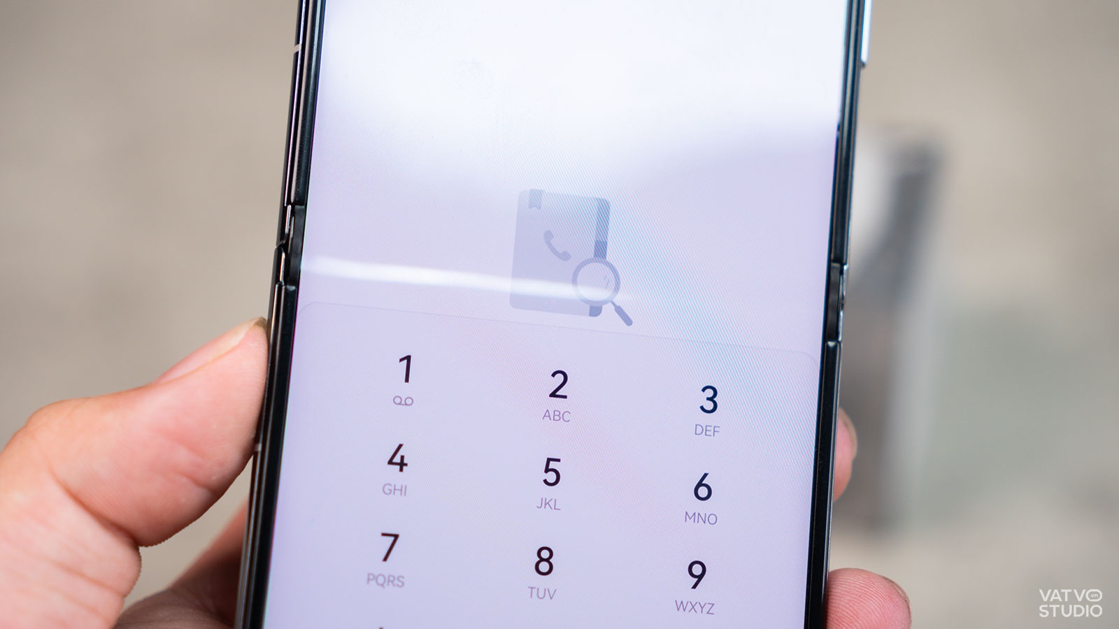 Nếp gập trên máy vẫn lộ khá rõ