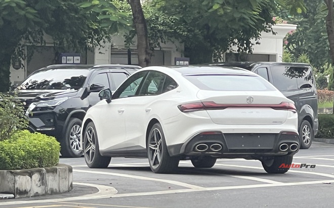 MG7 ấn định ngày ra mắt Việt Nam: Dự kiến đấu Camry bằng giá xe cỡ C, bản 'full' có chế độ lái như xe đua- Ảnh 4. MG7 ấn định ngày ra mắt Việt Nam: Dự kiến đấu Camry bằng giá xe cỡ C, bản 'full' có chế độ lái như xe đua- Ảnh 4.