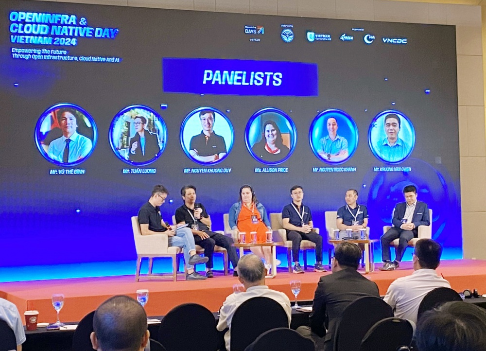 Diễn đàn thúc đẩy sử dụng hạ tầng và ứng dụng nguồn mở Diễn đàn thúc đẩy sử dụng hạ tầng và ứng dụng nguồn mở