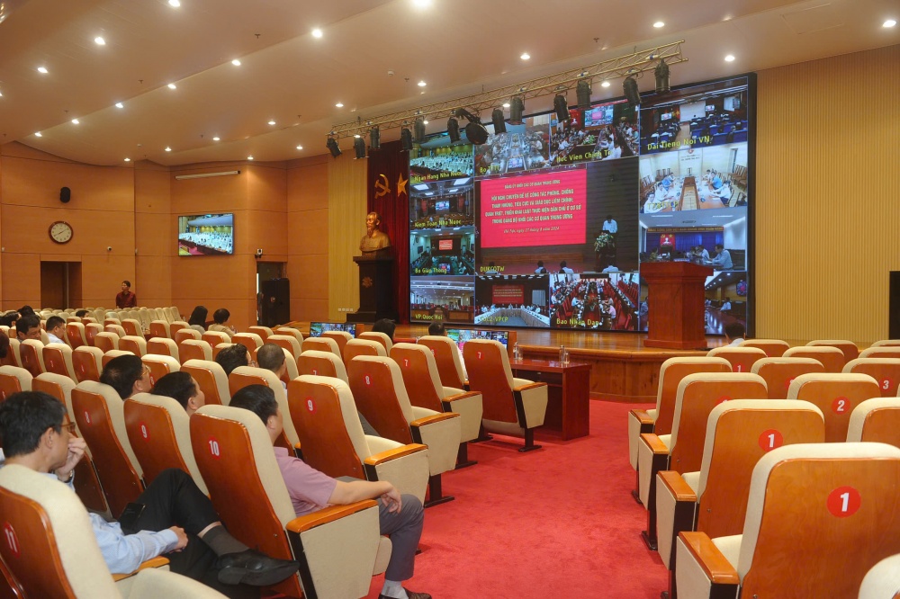 Quán triệt, triển khai công tác phòng, chống tham nhũng, tiêu cực và Luật thực hiện dân chủ ở cơ sở