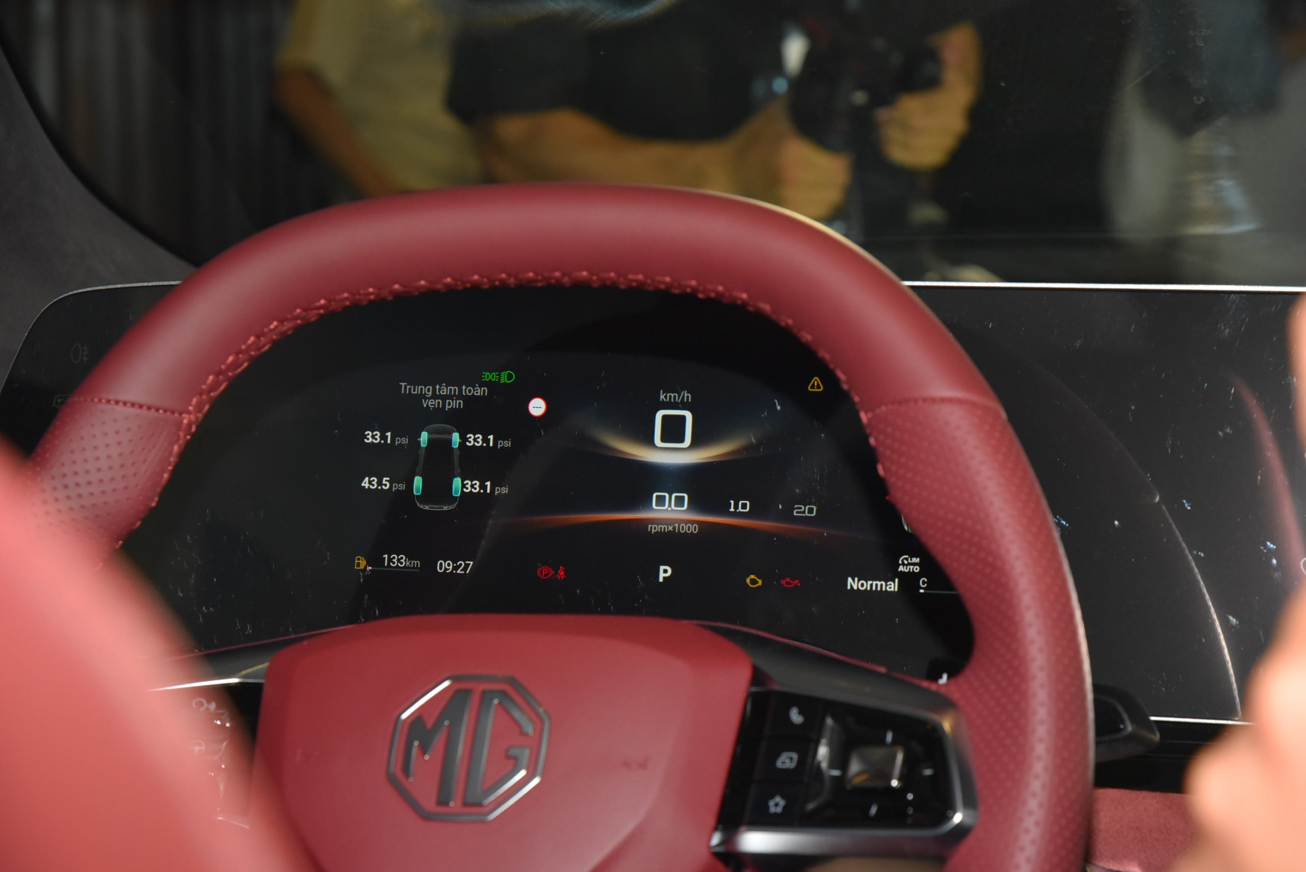 MG7 ra mắt Việt Nam: Giá cao nhất 1,018 tỷ, đấu K5, Mazda6 bằng động cơ 227 mã lực, 'full' ADAS, có chi tiết duy nhất trong phân khúc- Ảnh 12. MG7 ra mắt Việt Nam: Giá cao nhất 1,018 tỷ, đấu K5, Mazda6 bằng động cơ 227 mã lực, 'full' ADAS, có chi tiết duy nhất trong phân khúc- Ảnh 12.