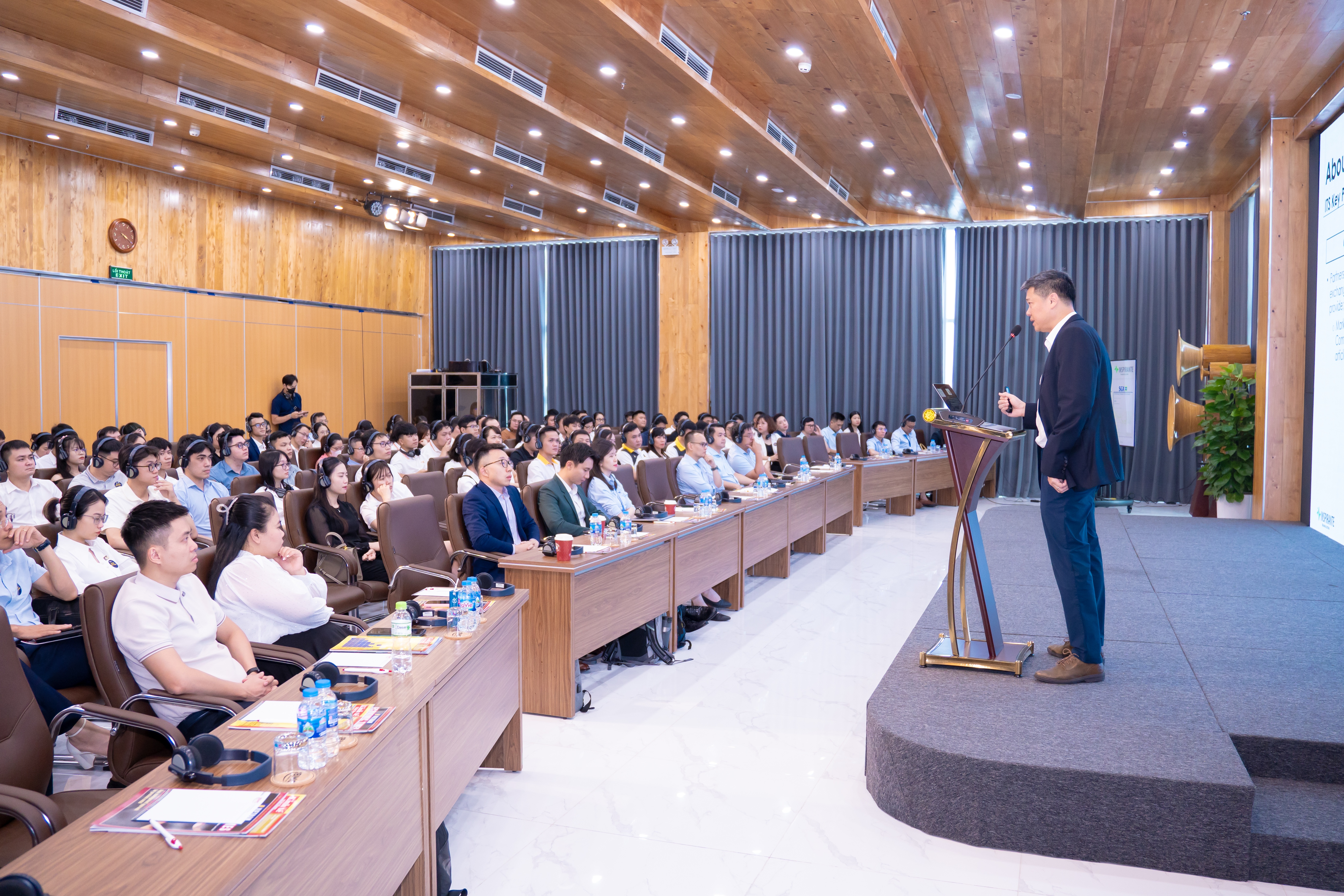 Chương trình tập huấn “Quản trị rủi ro danh mục hàng hóa phái sinh” với diễn giả là các chuyên gia hàng đầu tới từ Singapore Chương trình tập huấn “Quản trị rủi ro danh mục hàng hóa phái sinh” với diễn giả là các chuyên gia hàng đầu tới từ Singapore