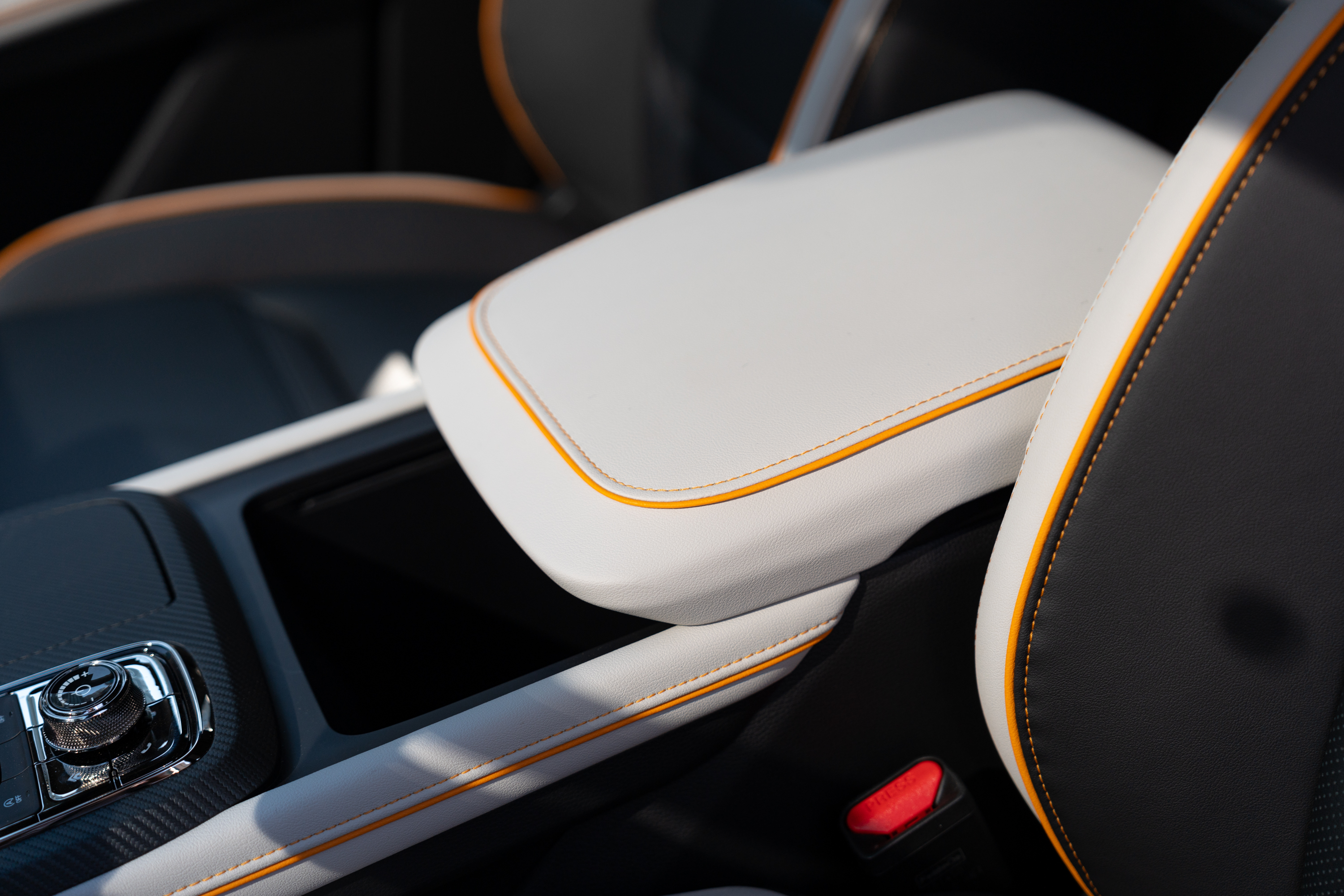 Ford Territory Sport ra mắt Việt Nam: Giá 909 triệu đồng, nhiều chi tiết thể thao từ trong ra ngoài cạnh tranh CX-5- Ảnh 10. Ford Territory Sport ra mắt Việt Nam: Giá 909 triệu đồng, nhiều chi tiết thể thao từ trong ra ngoài cạnh tranh CX-5- Ảnh 10.