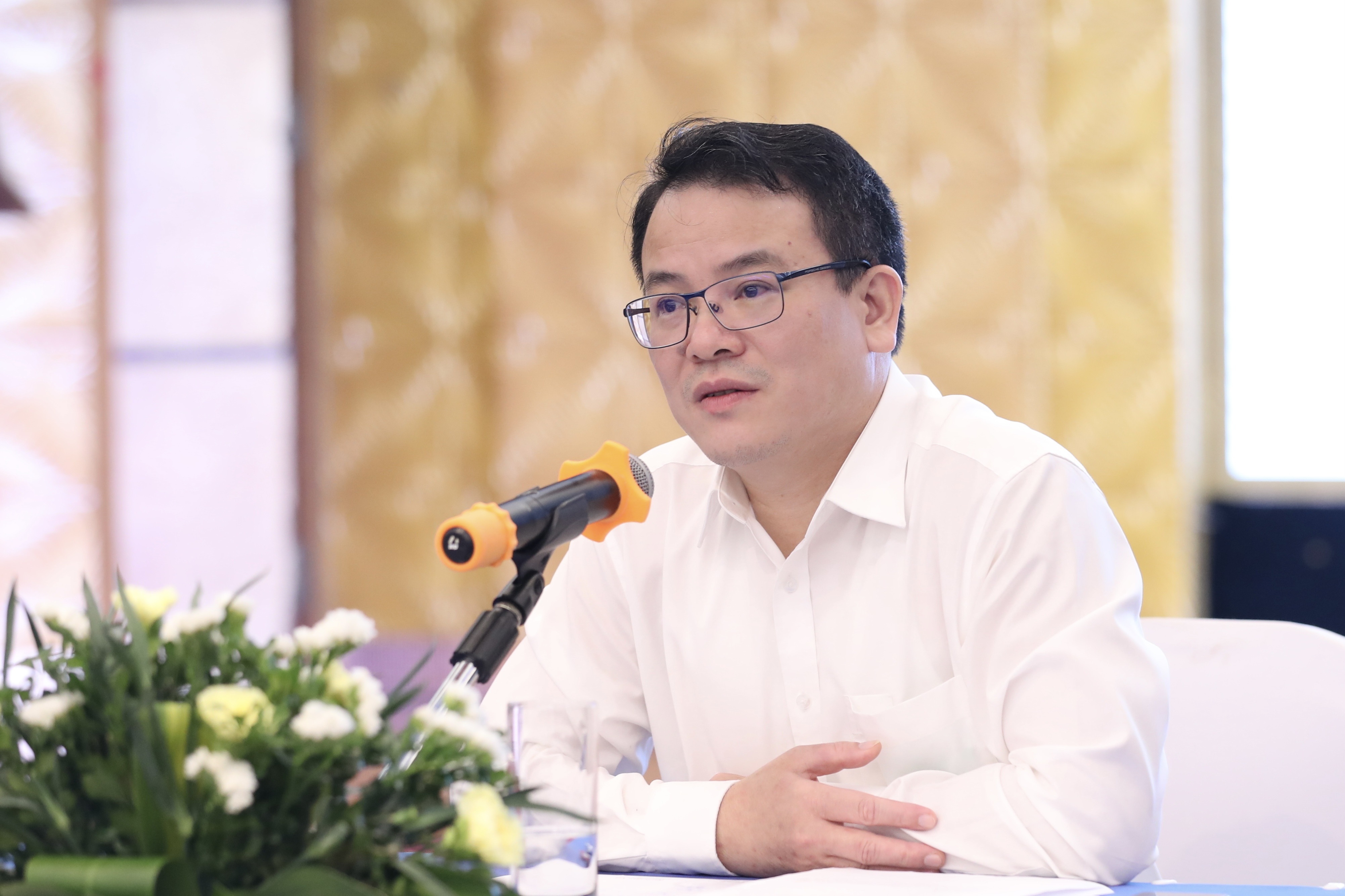 Thứ trưởng Trần Quốc Phương phát biểu tại hội thảo Thứ trưởng Trần Quốc Phương phát biểu tại hội thảo