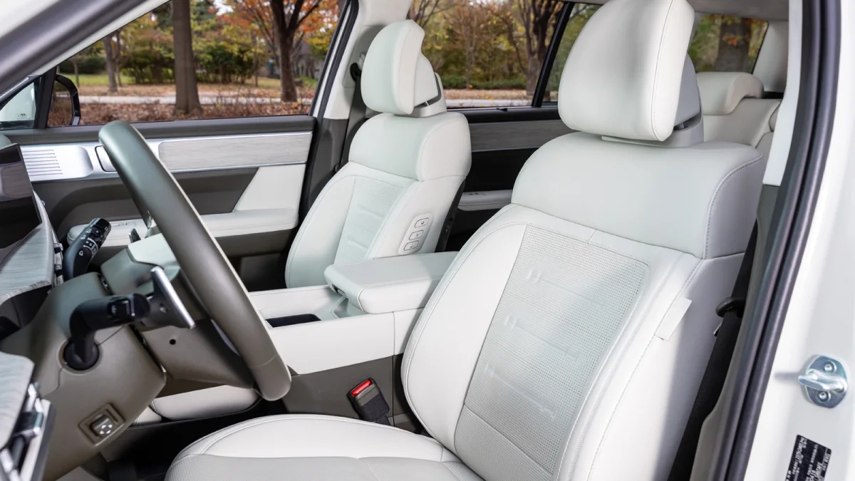 Hyundai Santa Fe 2024 chốt ra mắt Việt Nam tháng này: Lột xác hoàn toàn, làm khó Sorento, CX-8 đã lâu chưa nâng cấp- Ảnh 14. Hyundai Santa Fe 2024 chốt ra mắt Việt Nam tháng này: Lột xác hoàn toàn, làm khó Sorento, CX-8 đã lâu chưa nâng cấp- Ảnh 14.