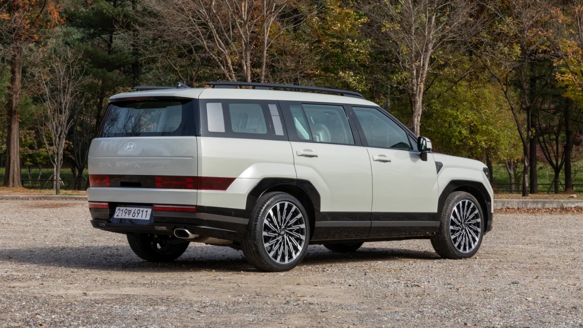 Hyundai Santa Fe 2024 chốt ra mắt Việt Nam tháng này: Lột xác hoàn toàn, làm khó Sorento, CX-8 đã lâu chưa nâng cấp- Ảnh 6. Hyundai Santa Fe 2024 chốt ra mắt Việt Nam tháng này: Lột xác hoàn toàn, làm khó Sorento, CX-8 đã lâu chưa nâng cấp- Ảnh 6.