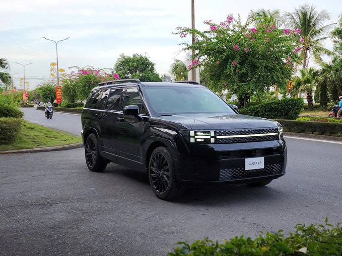 Hyundai Santa Fe 2024 chốt ra mắt Việt Nam tháng này: Lột xác hoàn toàn, làm khó Sorento, CX-8 đã lâu chưa nâng cấp- Ảnh 3. Hyundai Santa Fe 2024 chốt ra mắt Việt Nam tháng này: Lột xác hoàn toàn, làm khó Sorento, CX-8 đã lâu chưa nâng cấp- Ảnh 3.