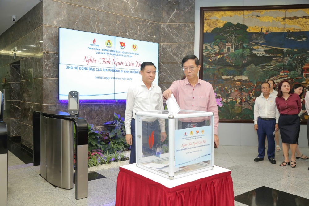 Petrovietnam ủng hộ đồng bào các địa phương bị ảnh hưởng bởi bão số 3 Petrovietnam ủng hộ đồng bào các địa phương bị ảnh hưởng bởi bão số 3