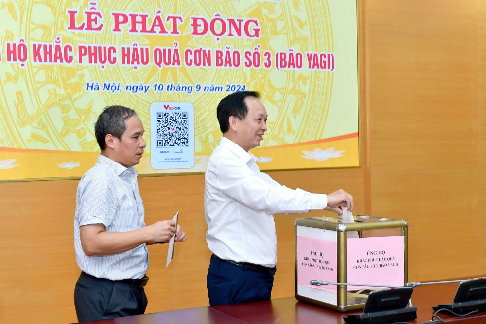 Công đoàn NHNN Trung ương chia sẻ khó khăn với đồng bào bị ảnh hưởng bởi bão, lũ Công đoàn NHNN Trung ương chia sẻ khó khăn với đồng bào bị ảnh hưởng bởi bão, lũ