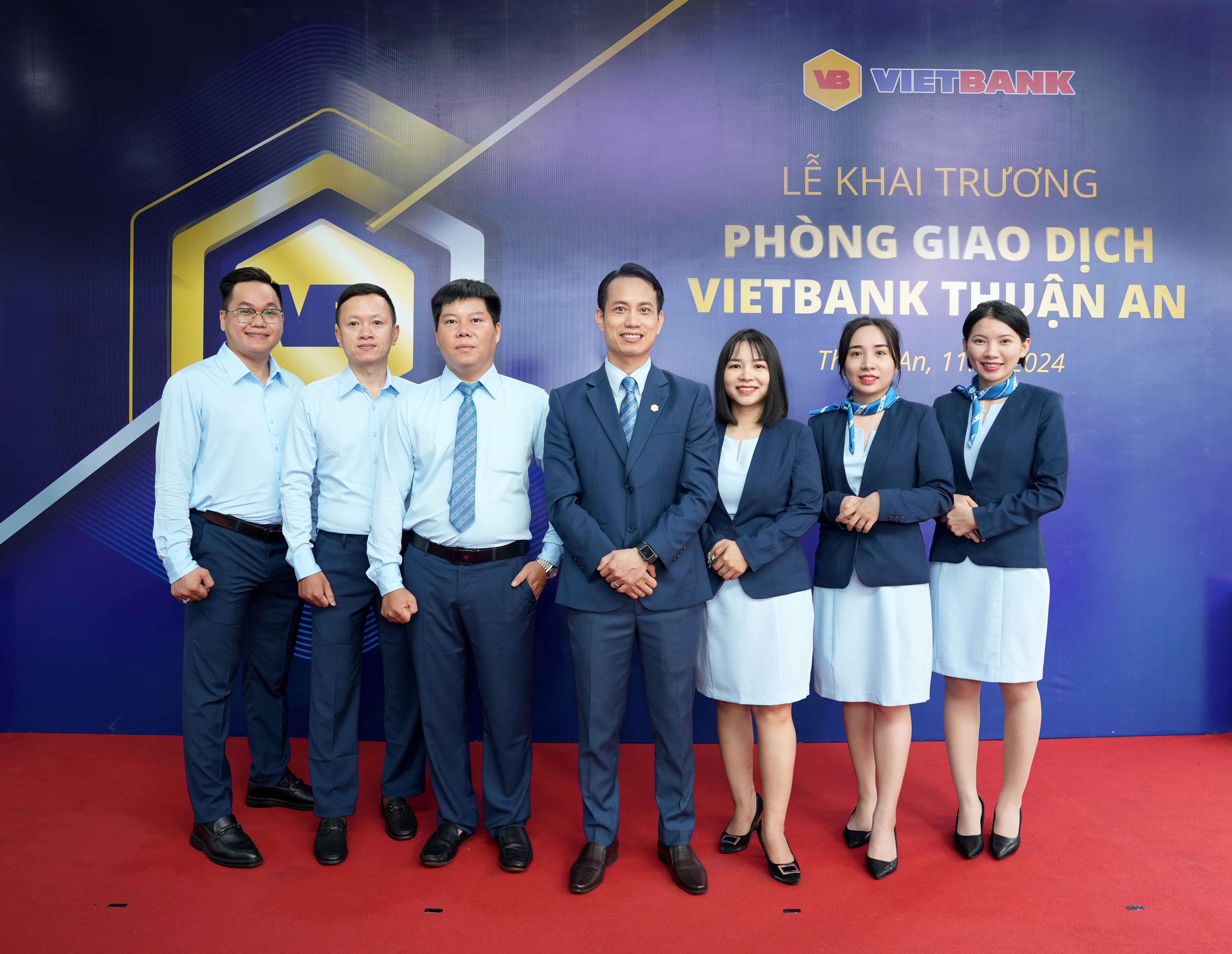 Vietbank và “cú đúp” trong ngày khai trương Điểm Giao dịch thứ 119