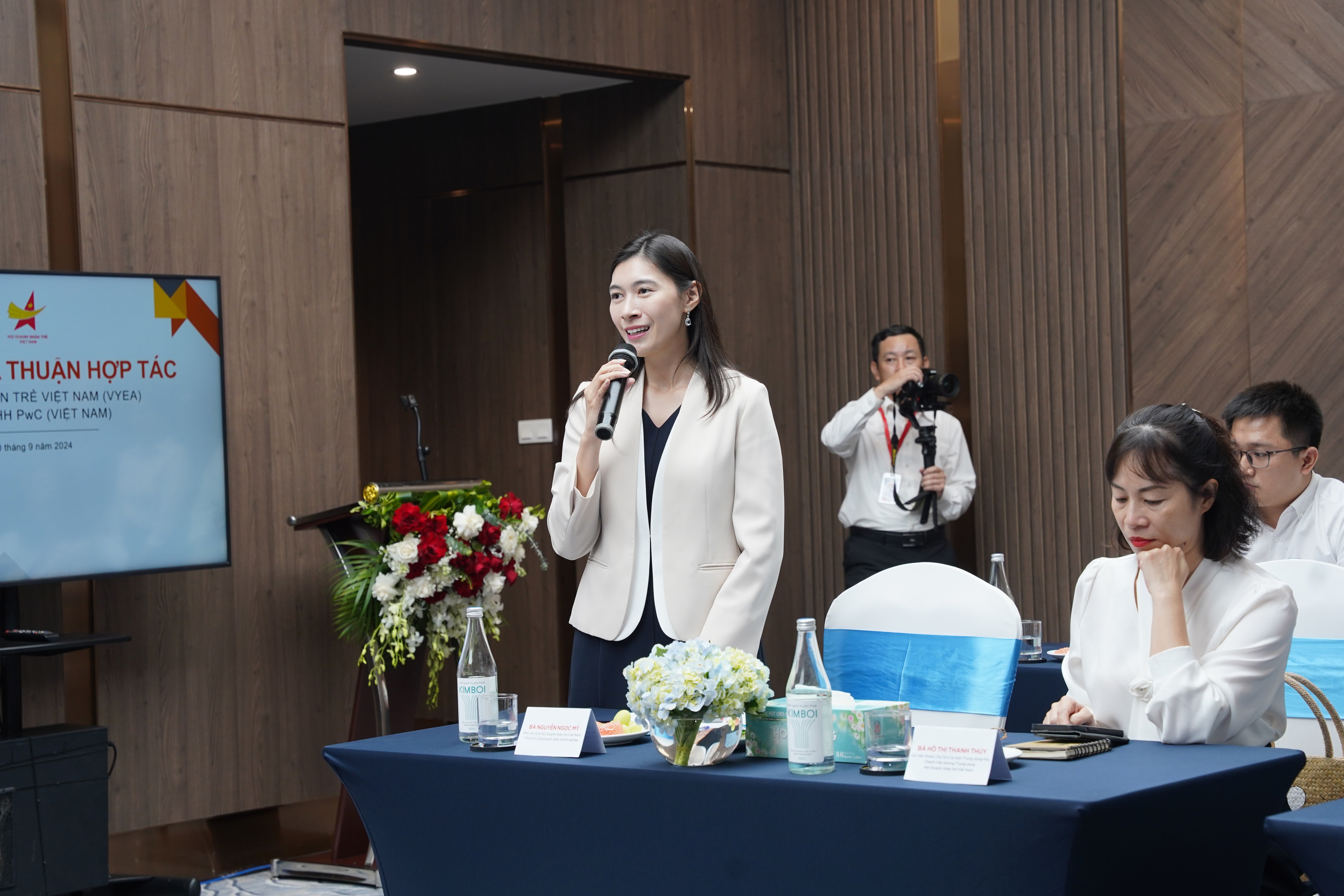 Hội Doanh nhân trẻ Việt Nam và PwC Việt Nam ký kết Thỏa thuận hợp tác hỗ trợ chuyên môn Hội Doanh nhân trẻ Việt Nam và PwC Việt Nam ký kết Thỏa thuận hợp tác hỗ trợ chuyên môn